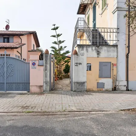Bud Spencer's Garden House * Marina Di Pisa